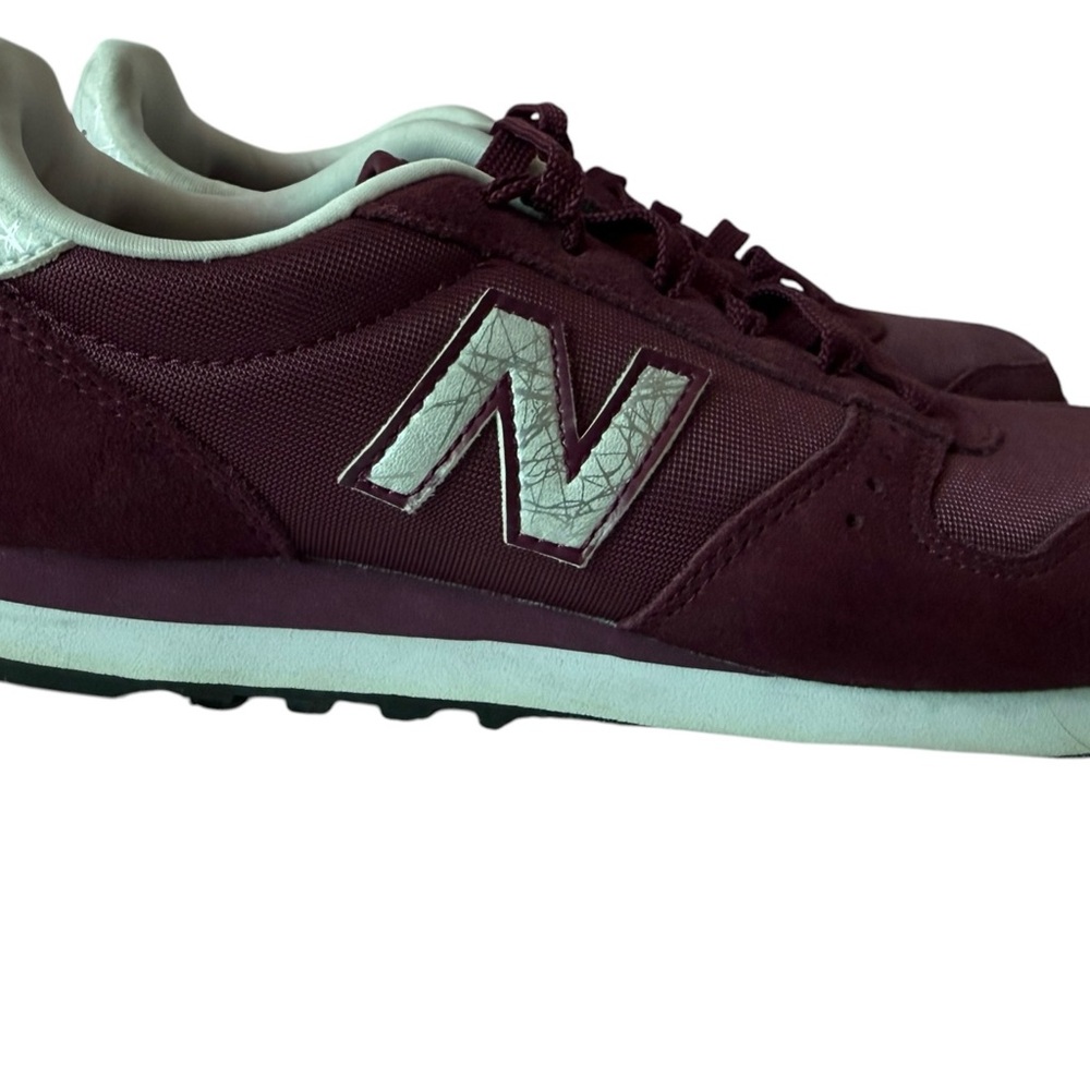 New Balance 311 Sneakers Burgundy Mint Women’s Running Shoes 7.5